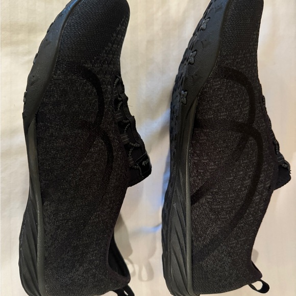 Skechers black size 9 - Picture 3 of 5